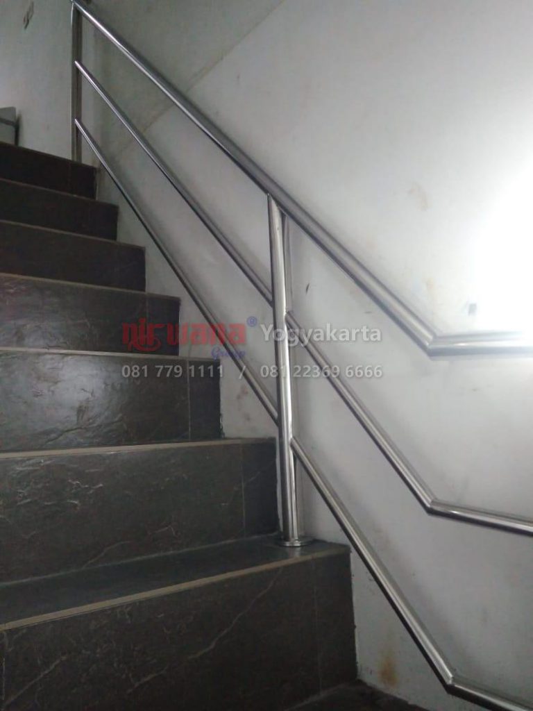 Proyek Pemasangan Railing Tangga Stainless Di Sendangtirto Berbah