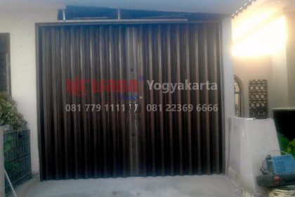 Pemasangan Pintu Folding Gate Jakartaan 0,5 di Jakal Km.14, Yogyakarta