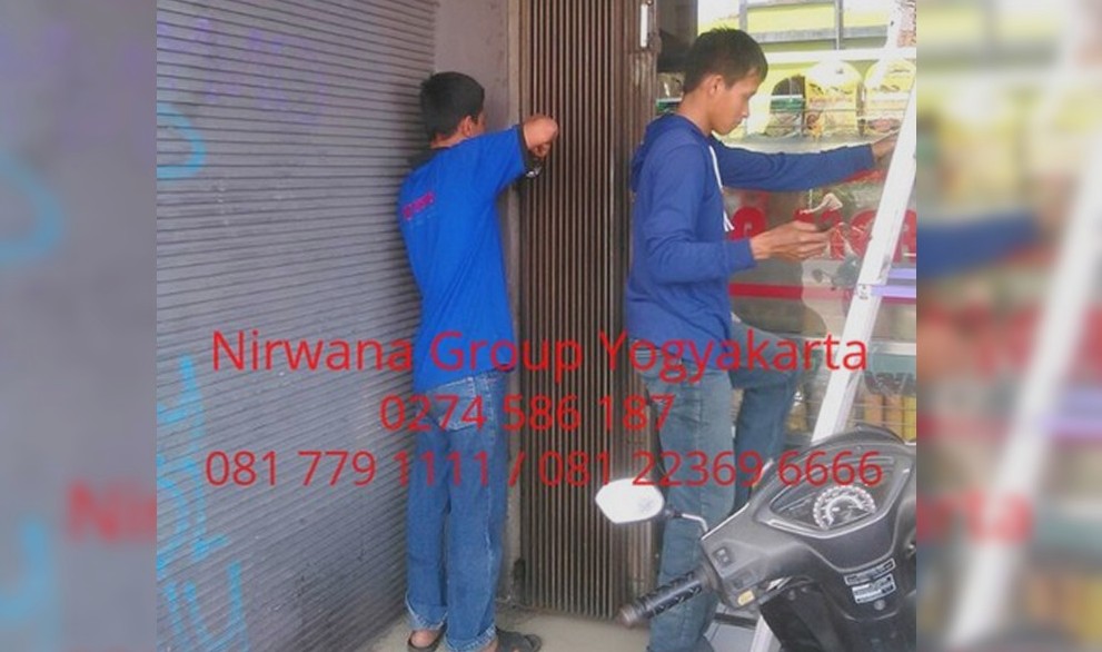  Memperbaiki  Pintu  Folding Gate Sendiri Nirwana Group 