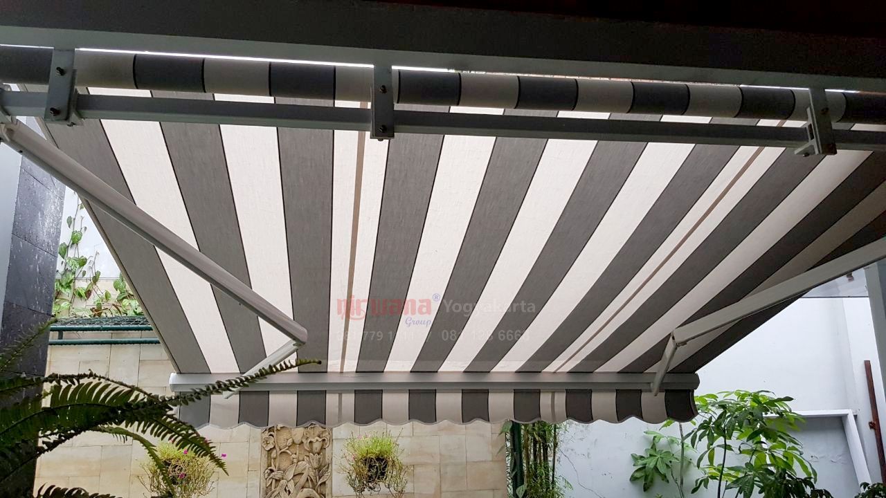 Pemasangan Canopy Kain Awning Otomatis Di Jl Soragan Yogyakarta