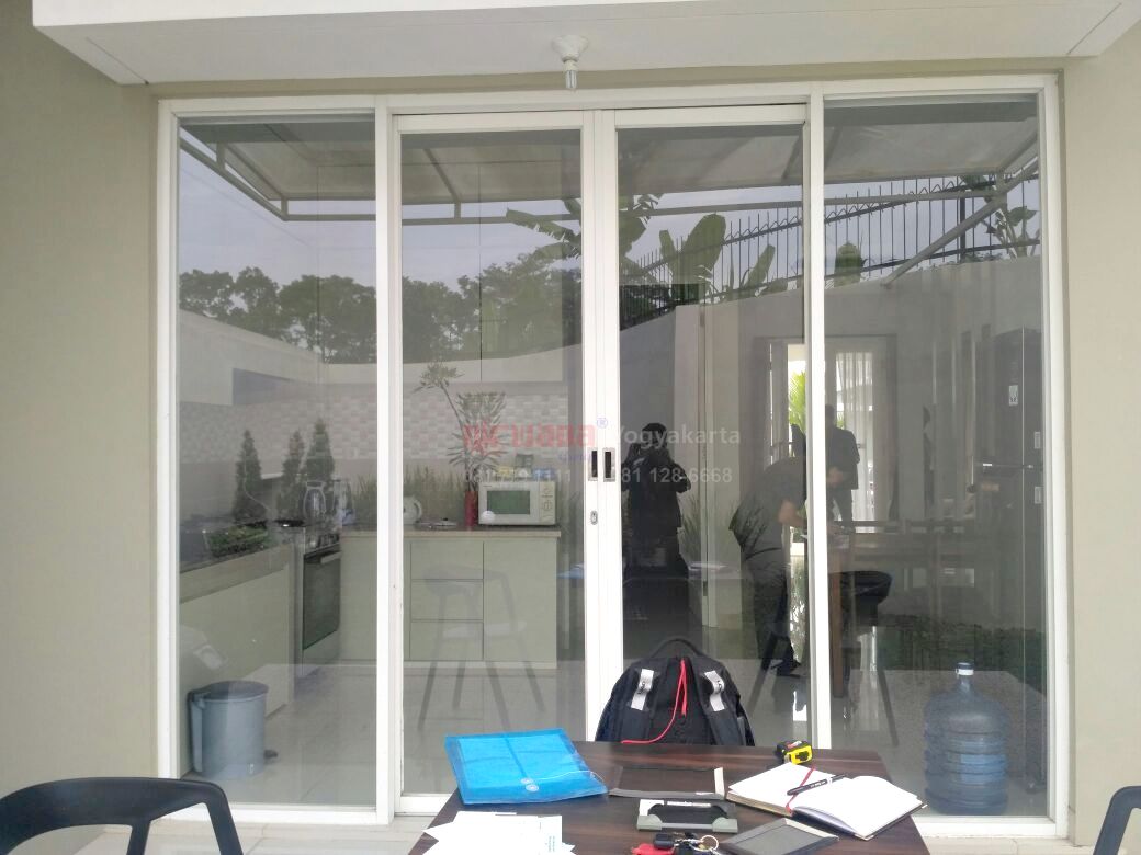 Pemasangan Pintu Kaca Aluminium di Yogyakarta Nirwana 