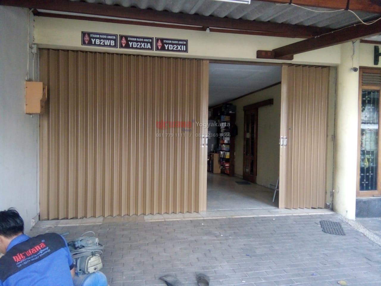 Pemasangan Pintu  Folding Gate Rasional V di Jl Nusa Indah 