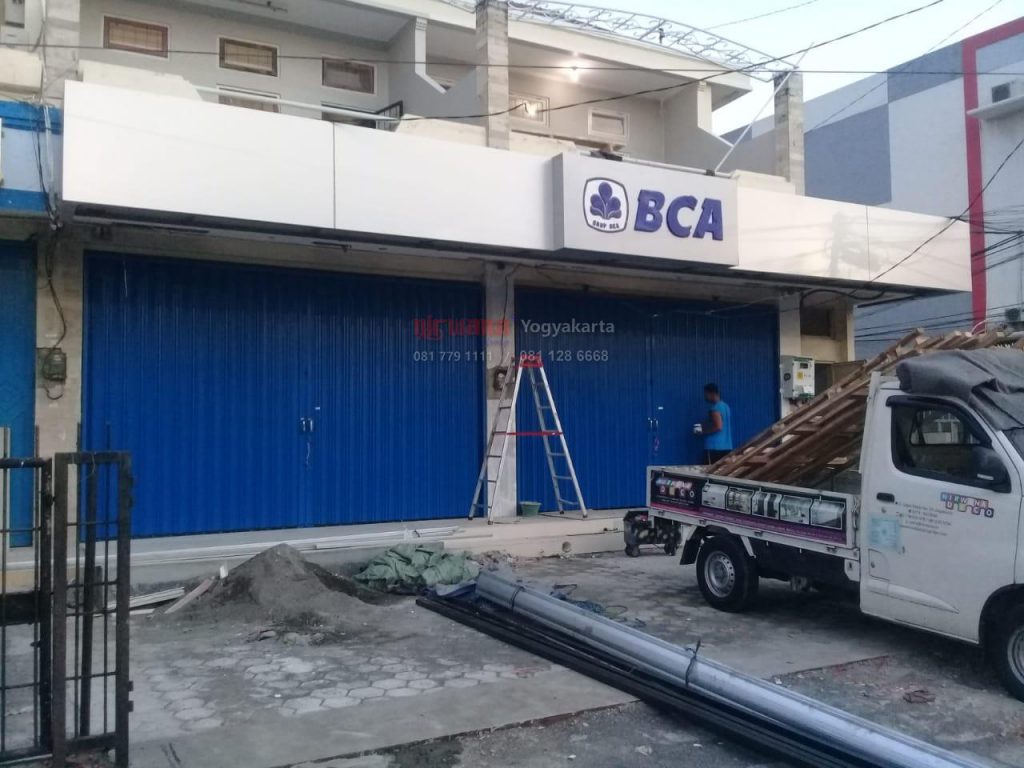 Pemasangan Pintu  Folding Gate Premium 0 8mm di BCA Tegal 