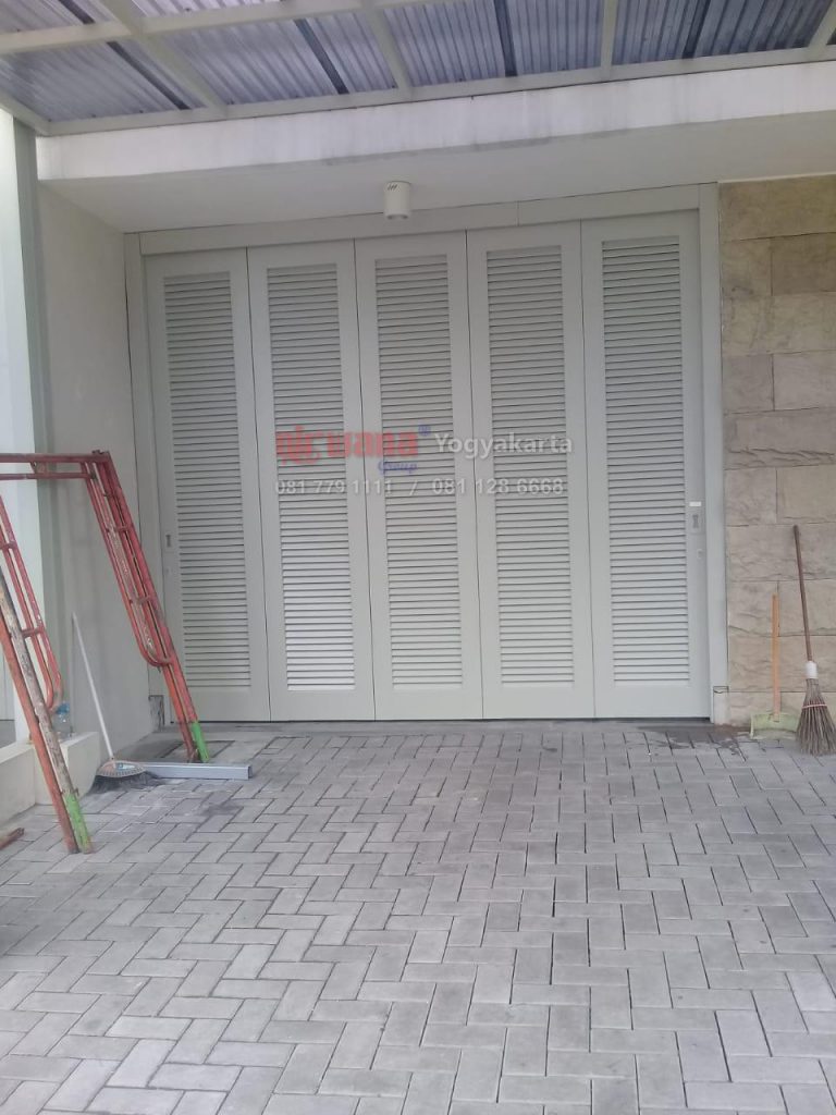 Pemasangan Pintu  Sliding  Premium di Perum Green Hills 