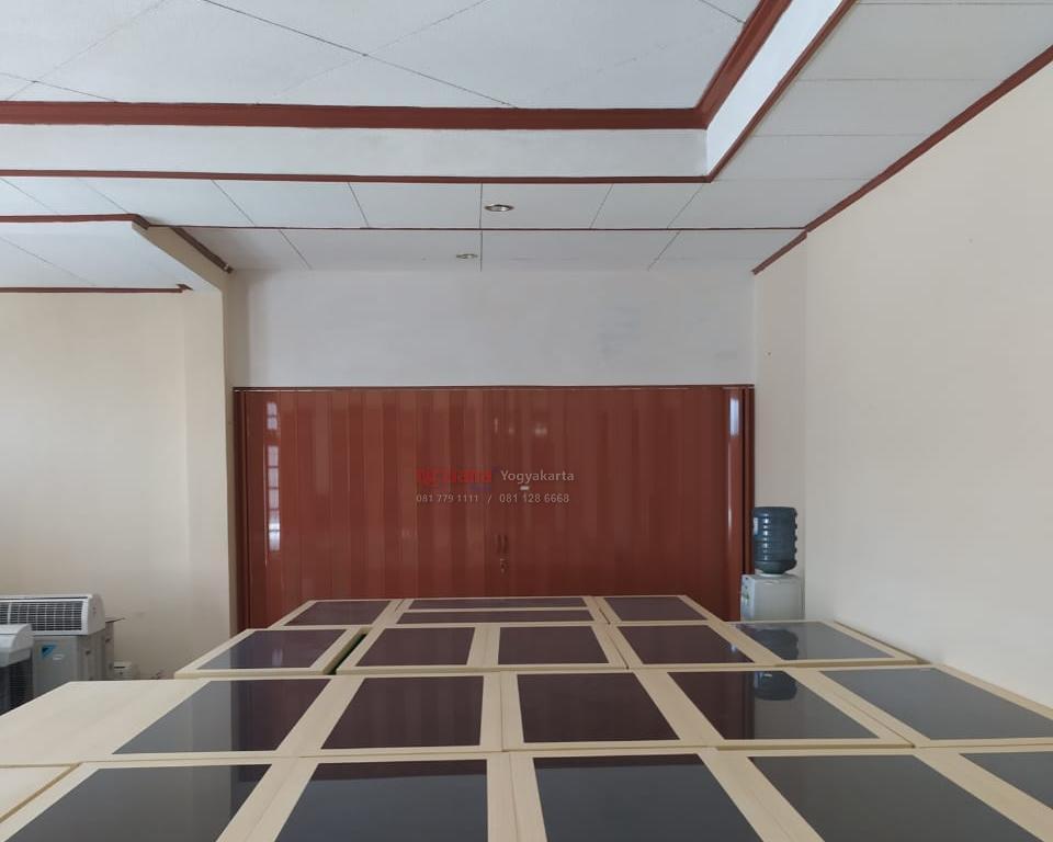 Pemasangan Pintu  Folding Door di PKU Bantul Yogyakarta 