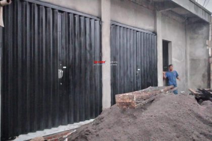 Proyek Pintu Harmonika Rasional D di Pogung Lor Sinduadi Sleman Yogyakarta