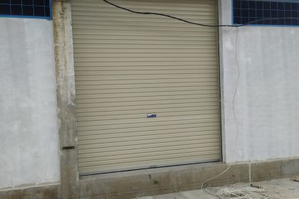 Pemasangan Rolling Door One Sheet Polos di Kebakkramat, Karanganyar, Jawa Tengah.