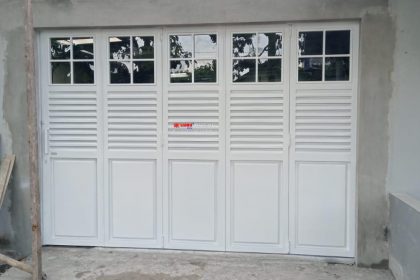 Pintu Lipat Standart di Jl Singosaren