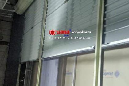 Rolling Door One Sheet 70cm Perforated Terbaik di Bank Mandiri Jogja City Mall