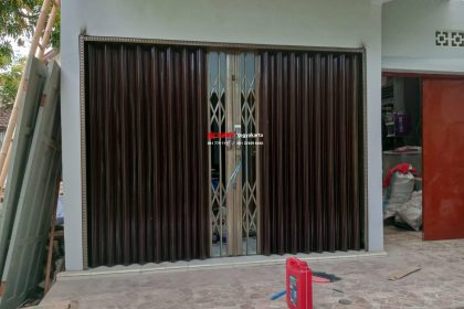 Pemasangan Folding Gate Premium 0,4mm di Wonokromo Pleret Bantul Yogyakarta