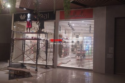 Pemasangan 2 Unit Rolling Door Electric Full Perforated 0,8mm di Wacoal Pakuwon Mall Yogyakarta