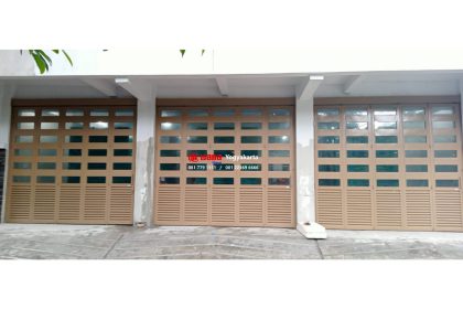 Pemasangan Pintu Lipat Standart 1,6mm di Universitas Gadjah Mada, Yogyakarta