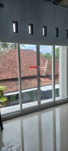 Pemasangan Jendela Jungkit Pintu Sliding dan Kaca Mati Alumunium di Jl Pendulan Sleman Yogyakarta