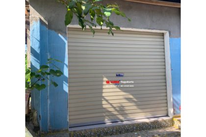 Pemasangan Rolling Door One Sheet Polos di Jl Ledok Babadan Banguntapan Yogyakarta