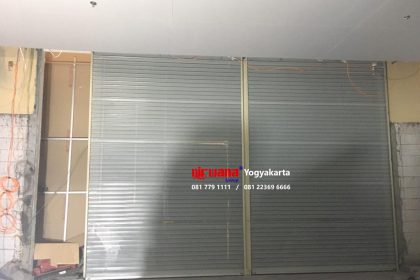Pemasangan Rolling Door One Sheet Full Perforated di Sushi Station, Jogja City Mall