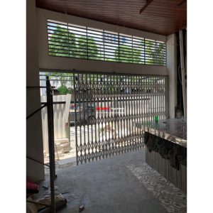 Instalasi Pintu Harmonika Rasional A Tanpa Plat Daun di Jl Tunjungan Surabaya Jawa Timur