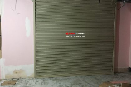 Pemasangan Rolling Door Electric Full Perforated 0,8mm di Marhen J Galaxy Mall Surabaya