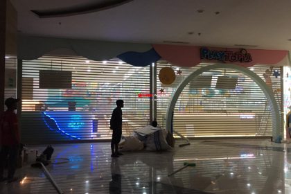 Pemasangan Rolling Door Electric Full Perforated 1,0mm di Playtopia Pakuwon Mall Yogyakarta