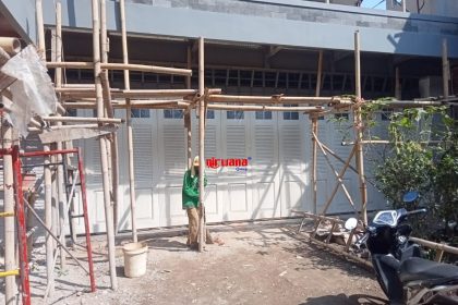 Pemasangan Pintu Sliding Premium Ekonomis di Jl Yos Sudarso Purwokerto, Jawa Tengah.