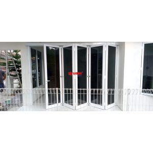 Pemasangan Pintu Lipat Aluminium di Perumahan Candi Gebang Ngemplak, Sleman, Yogyakarta.