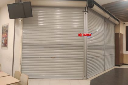 Pemasangan Rolling Door One Sheet 30cm Perforated di KFC Solo Square, Jawa Tengah.