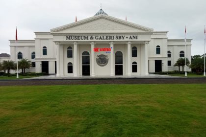 Pemasangan Rolling Grille Aluminium di Museum dan Galeri Seni SBY-ANI Pacitan, Jawa Timur.