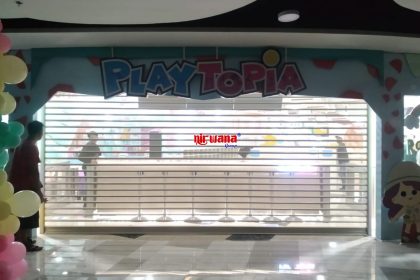 Pemasangan Rolling Door Electric Full Perforated 0,8mm di Playtopia Tunjungan Plaza 5, Surabaya