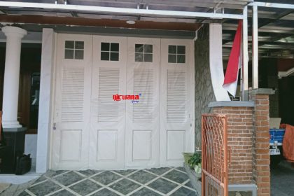 Pemasangan Pintu Sliding Premium Ekonomis Ketebalan 1,2mm di Jajar Laweyan Surakarta Jawa Tengah