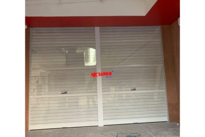 Pemasangan Rolling Door One Sheet Full Perforated di Jl Pemuda Klaten, Jawa Tengah.