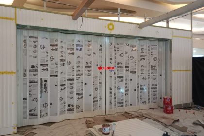 Pemasangan Aluminium Polycarbonate Folding Door di Victoria Secreet TSM Makassar Sulawesi Selatan