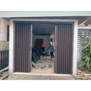 Pemasangan Pintu Folding Gate Standart 0,8mm di Kalongan Maguwoharjo, Sleman, Yogyakarta.