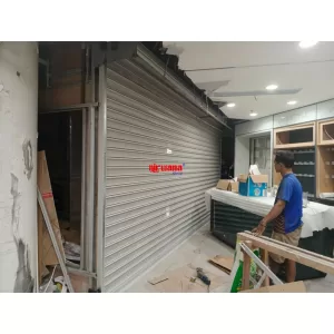 Pemasangan Rolling Door Electric Full Perforated 1,2mm di Urban Republic Tunjungan Plaza 4 Surabaya
