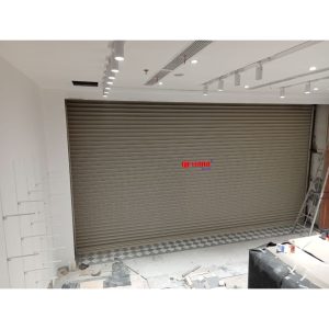 Pemasangan Rolling Door Electric Full Perforated 1,2mm di Sixtyeight Pakuwon Mall Surabaya