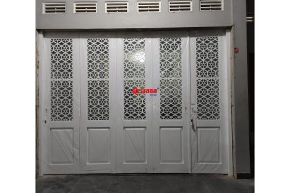 Pemasangan Pintu Sliding Premium Ekonomis Cutting Lasser 1,2mm di Sorosutan Umbulharjo Yogyakarta.