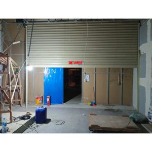 Pemasangan Rolling Door Electric Full Perforated 1,2mm di Unicase Pakuwon Mall Yogyakarta. 