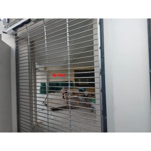 Pemasangan Rolling Grille Stainless di Gedung HIK Solo Jawa Tengah.