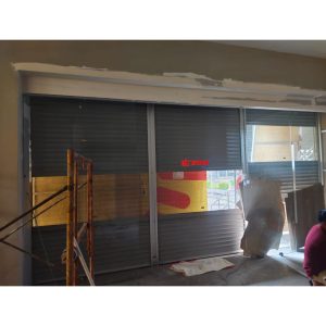 Pemasangan Rolling Door One Sheet 70cm Perforated di Erafone Plaza Udayana Mall Bali