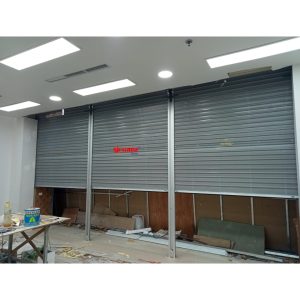 Pemasangan Rolling Door One Sheet Full Perforated di Ibox Big Mall Samarinda, Kalimantan Timur. 