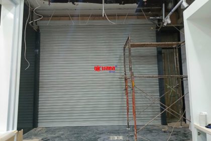 Pemasangan Rolling Door Electric Full Perforated 0,8mm di Lock n Lock Pakuwon Mall Surabaya