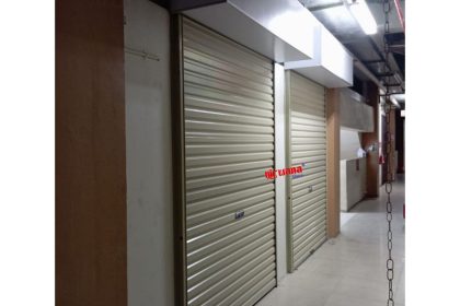 Pemasangan Rolling Door One Sheet 30cm Perforated di Pasar Klewer Surakarta Jawa Tengah.