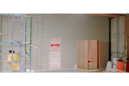 Pemasangan Rolling Door Electric Full Perforated 1,2mm di Saturdays Pakuwon City Mall Surabaya.