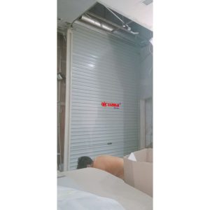 Pemasangan Rolling Door One Sheet Full Perforated di Samsung Queen City Semarang. 