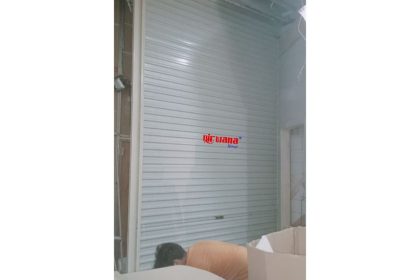 Pemasangan Rolling Door One Sheet Full Perforated di Samsung Queen City Semarang.