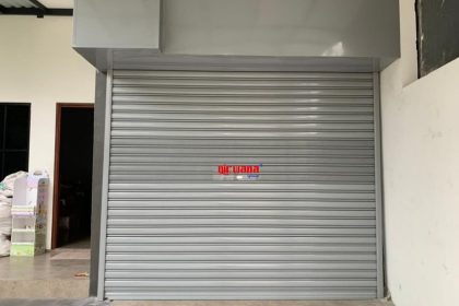 Pemasangan Rolling Door Electric 50cm Perforated 1mm di Kalijudan Indah Surabaya, Jawa Timur.