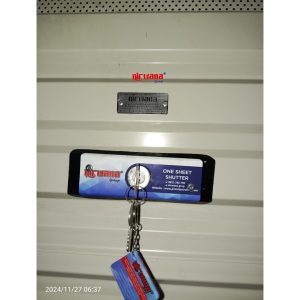 Rolling Door Jenis One Sheet ini merupakan product Unggulan dari Nirwana Group, Product ini paling banyak di minati oleh kalangan masyarakat. Karena tampilannya yang lebih elegant dan bersih di bandingkan dengan Rolling Door jenis Alumunium.
