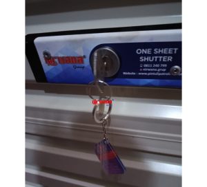 Rolling Door Jenis One Sheet ini merupakan product Unggulan dari Nirwana Group, Product ini paling banyak di minati oleh kalangan masyarakat. Karena tampilannya yang lebih elegant dan bersih di bandingkan dengan Rolling Door jenis Alumunium.