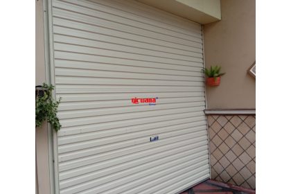 Rolling Door Jenis One Sheet ini merupakan product Unggulan dari Nirwana Group, Product ini paling banyak di minati oleh kalangan masyarakat. Karena tampilannya yang lebih elegant dan bersih di bandingkan dengan Rolling Door jenis Alumunium.