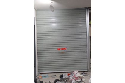 Pemasangan Rolling Door One Sheet Full Perforated di IBox Lippo Plaza Jogja