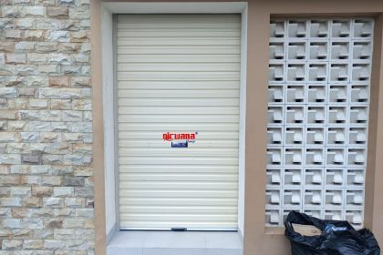 Pemasangan Rolling Door One Sheet Polos di Duri Tinomartani, Kalasan.