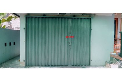 Pemasangan Folding Gate Standart 0,6mm di Gatalan Minomartani Ngaglik Sleman.